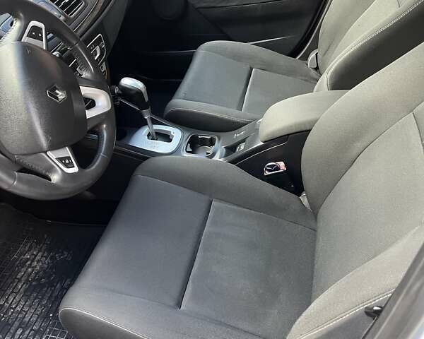 Белый Рено Меган, объемом двигателя 1.46 л и пробегом 245 тыс. км за 7900 $, фото 5 на Automoto.ua