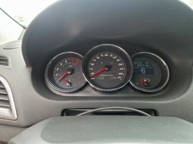 Белый Рено Меган, объемом двигателя 1.5 л и пробегом 327 тыс. км за 8000 $, фото 3 на Automoto.ua