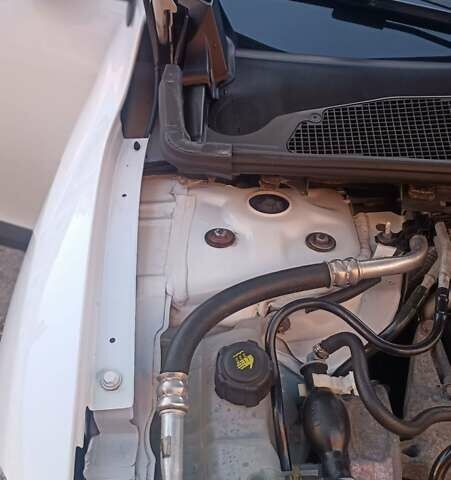 Белый Рено Меган, объемом двигателя 1.5 л и пробегом 265 тыс. км за 6900 $, фото 59 на Automoto.ua