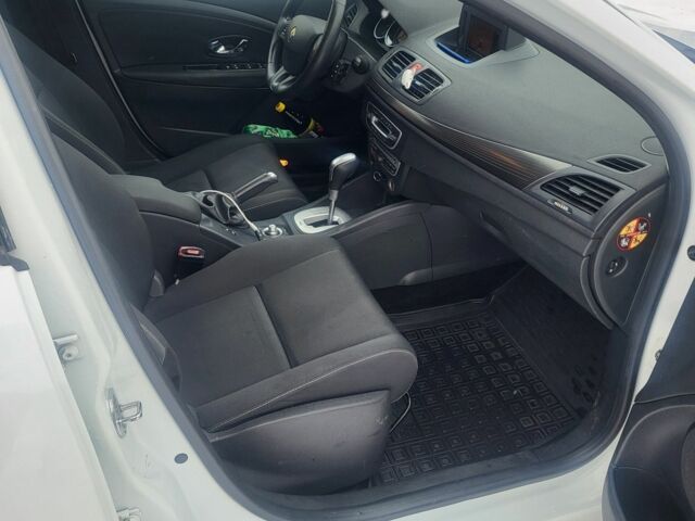 Білий Рено Меган, об'ємом двигуна 1.5 л та пробігом 231 тис. км за 8500 $, фото 7 на Automoto.ua