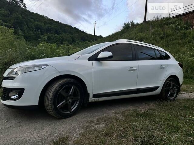 Белый Рено Меган, объемом двигателя 1.5 л и пробегом 306 тыс. км за 6600 $, фото 14 на Automoto.ua