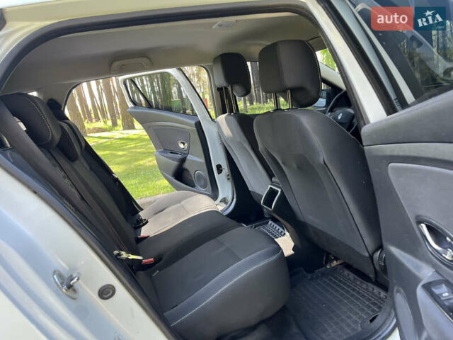 Білий Рено Меган, об'ємом двигуна 1.5 л та пробігом 210 тис. км за 6500 $, фото 26 на Automoto.ua