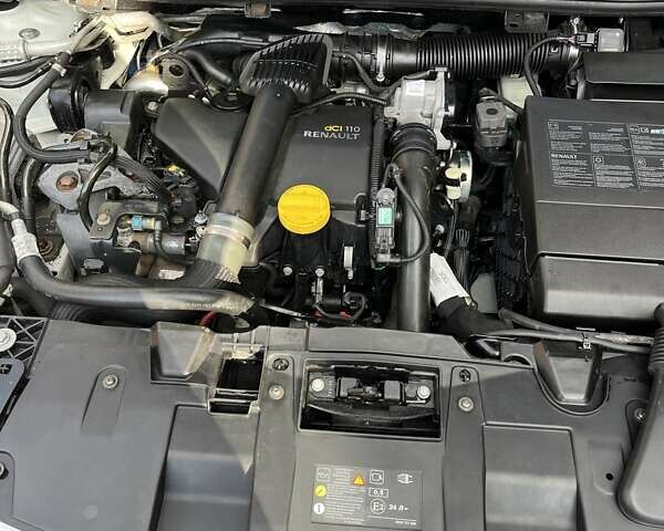 Белый Рено Меган, объемом двигателя 1.46 л и пробегом 245 тыс. км за 7900 $, фото 18 на Automoto.ua