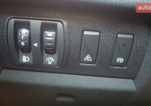 Белый Рено Меган, объемом двигателя 1.5 л и пробегом 265 тыс. км за 6900 $, фото 54 на Automoto.ua