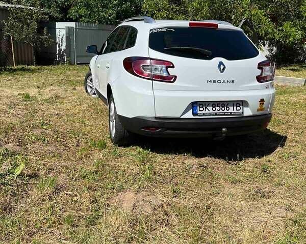 Білий Рено Меган, об'ємом двигуна 1.46 л та пробігом 190 тис. км за 6500 $, фото 4 на Automoto.ua