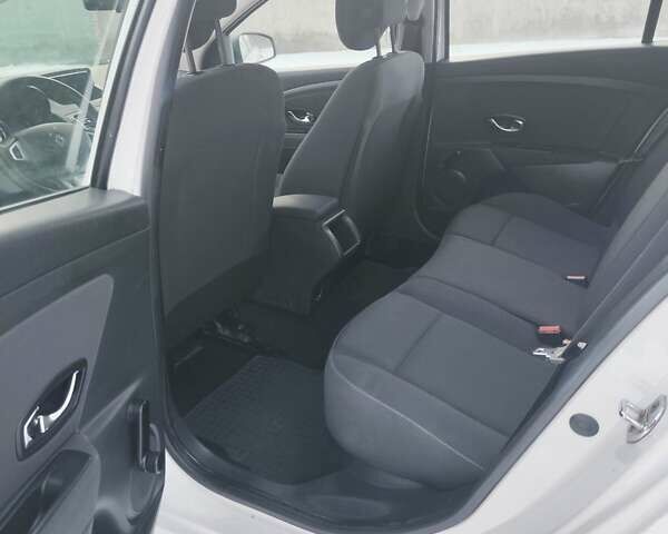 Білий Рено Меган, об'ємом двигуна 1.6 л та пробігом 194 тис. км за 7700 $, фото 21 на Automoto.ua