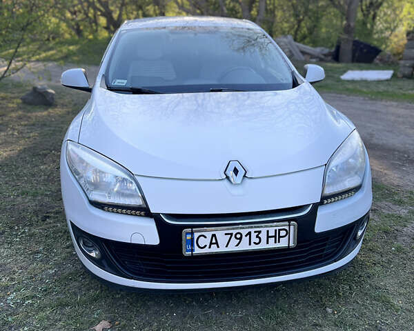 Білий Рено Меган, об'ємом двигуна 1.46 л та пробігом 297 тис. км за 7200 $, фото 38 на Automoto.ua