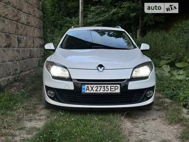 Белый Рено Меган, объемом двигателя 1.5 л и пробегом 306 тыс. км за 6600 $, фото 7 на Automoto.ua