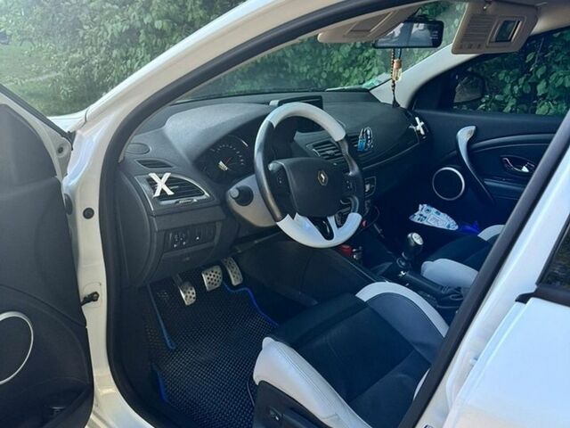 Білий Рено Меган, об'ємом двигуна 2 л та пробігом 251 тис. км за 9500 $, фото 11 на Automoto.ua