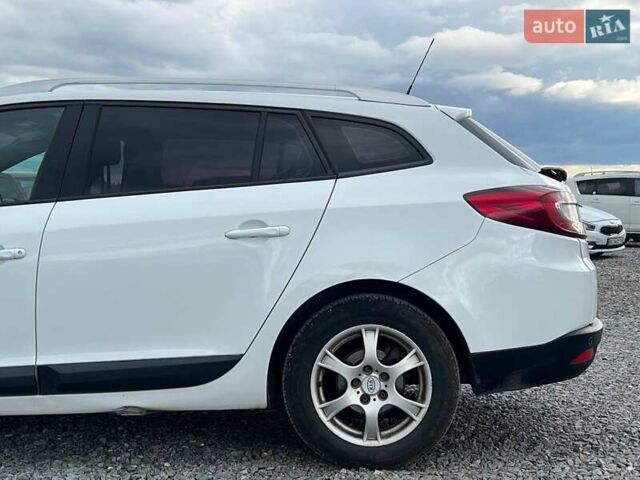 Белый Рено Меган, объемом двигателя 1.5 л и пробегом 240 тыс. км за 8190 $, фото 5 на Automoto.ua