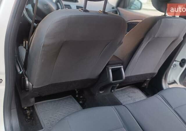 Белый Рено Меган, объемом двигателя 1.5 л и пробегом 265 тыс. км за 6900 $, фото 44 на Automoto.ua