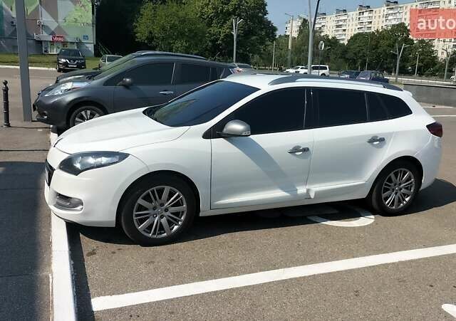 Белый Рено Меган, объемом двигателя 1.5 л и пробегом 300 тыс. км за 7800 $, фото 12 на Automoto.ua