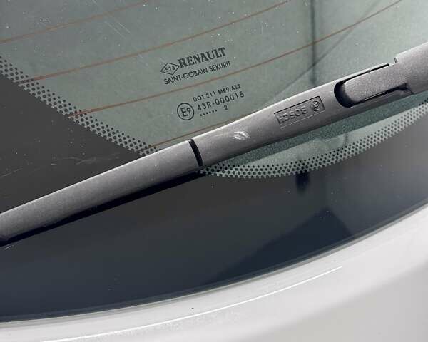 Білий Рено Меган, об'ємом двигуна 1.5 л та пробігом 270 тис. км за 6699 $, фото 35 на Automoto.ua