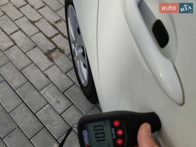 Білий Рено Меган, об'ємом двигуна 1.46 л та пробігом 250 тис. км за 6999 $, фото 83 на Automoto.ua