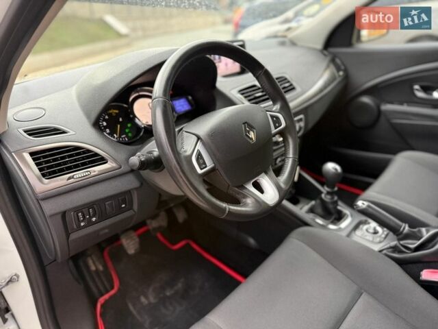 Білий Рено Меган, об'ємом двигуна 1.5 л та пробігом 202 тис. км за 7200 $, фото 44 на Automoto.ua