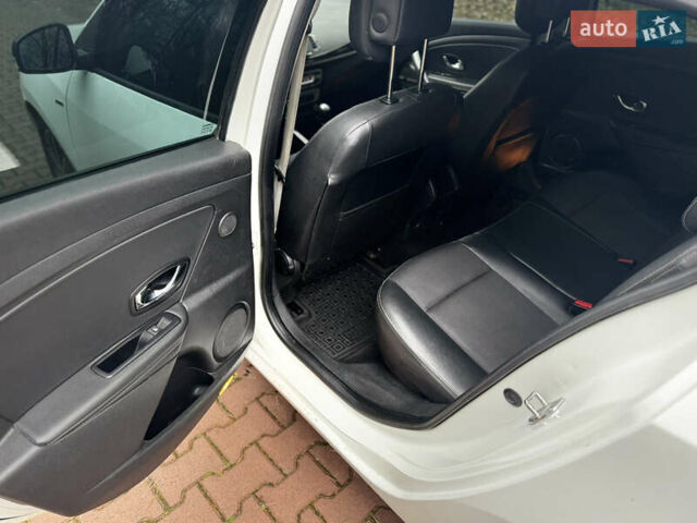 Білий Рено Меган, об'ємом двигуна 1.5 л та пробігом 260 тис. км за 8000 $, фото 21 на Automoto.ua