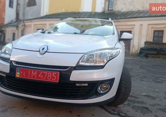 Белый Рено Меган, объемом двигателя 1.5 л и пробегом 265 тыс. км за 6900 $, фото 2 на Automoto.ua