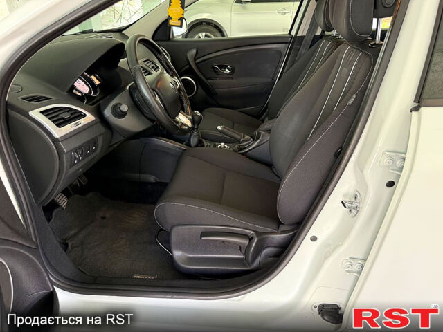 Белый Рено Меган, объемом двигателя 1.6 л и пробегом 180 тыс. км за 8900 $, фото 8 на Automoto.ua