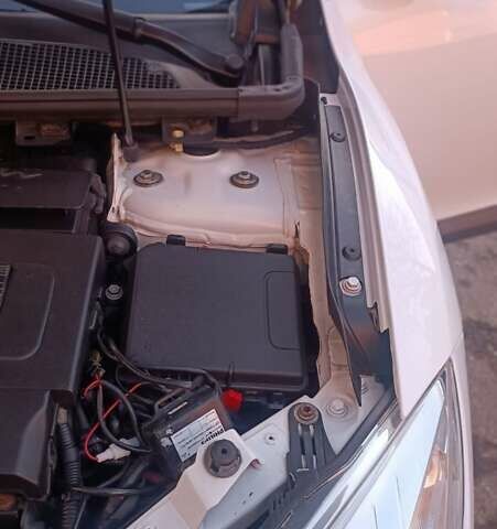 Белый Рено Меган, объемом двигателя 1.5 л и пробегом 265 тыс. км за 6900 $, фото 57 на Automoto.ua