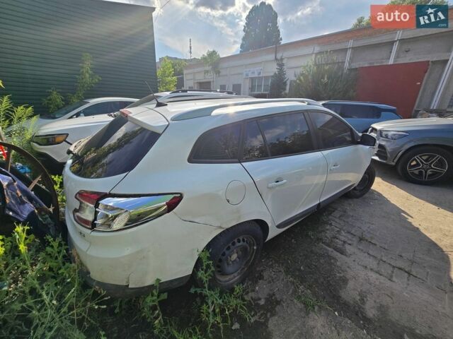Білий Рено Меган, об'ємом двигуна 1.46 л та пробігом 243 тис. км за 2700 $, фото 5 на Automoto.ua