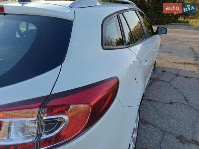 Белый Рено Меган, объемом двигателя 1.5 л и пробегом 271 тыс. км за 8000 $, фото 8 на Automoto.ua