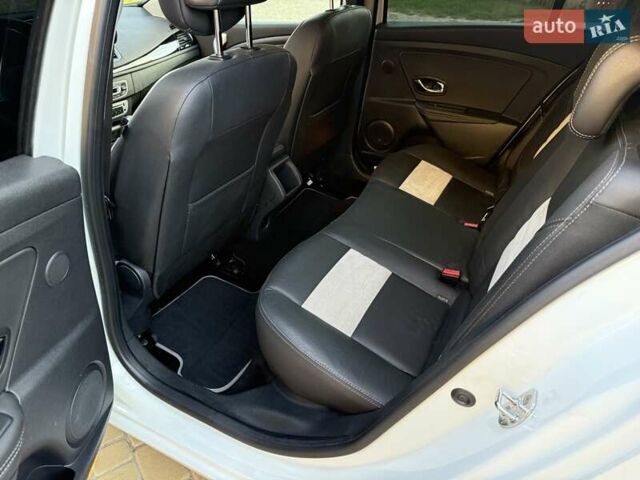 Белый Рено Меган, объемом двигателя 1.5 л и пробегом 225 тыс. км за 7699 $, фото 148 на Automoto.ua