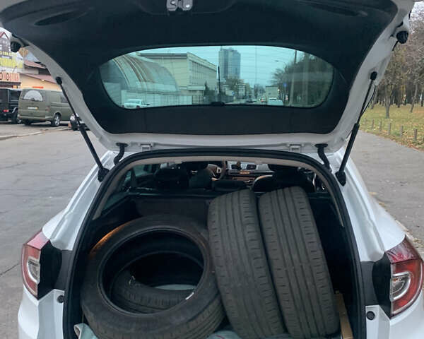 Білий Рено Меган, об'ємом двигуна 1.46 л та пробігом 269 тис. км за 8000 $, фото 20 на Automoto.ua