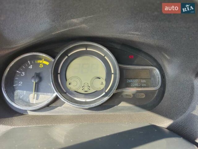 Белый Рено Меган, объемом двигателя 1.46 л и пробегом 270 тыс. км за 8900 $, фото 21 на Automoto.ua