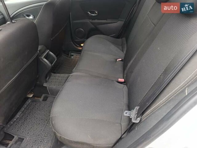 Белый Рено Меган, объемом двигателя 1.46 л и пробегом 292 тыс. км за 6500 $, фото 11 на Automoto.ua