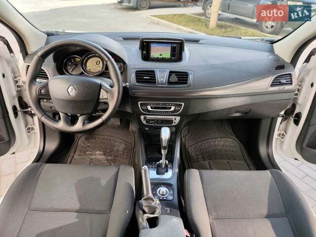 Білий Рено Меган, об'ємом двигуна 1.5 л та пробігом 250 тис. км за 6999 $, фото 52 на Automoto.ua