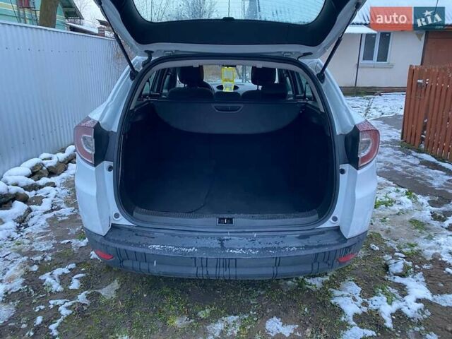 Білий Рено Меган, об'ємом двигуна 1.46 л та пробігом 243 тис. км за 7200 $, фото 11 на Automoto.ua