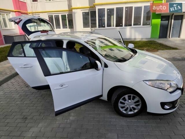 Белый Рено Меган, объемом двигателя 1.5 л и пробегом 250 тыс. км за 6999 $, фото 72 на Automoto.ua