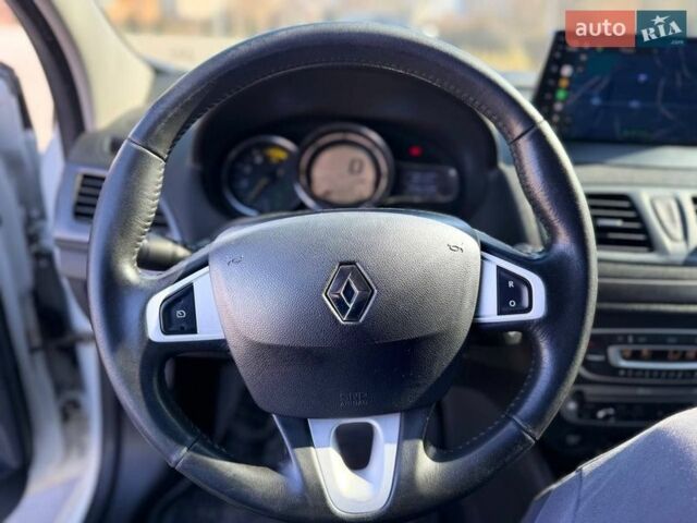 Білий Рено Меган, об'ємом двигуна 1.46 л та пробігом 262 тис. км за 7200 $, фото 15 на Automoto.ua