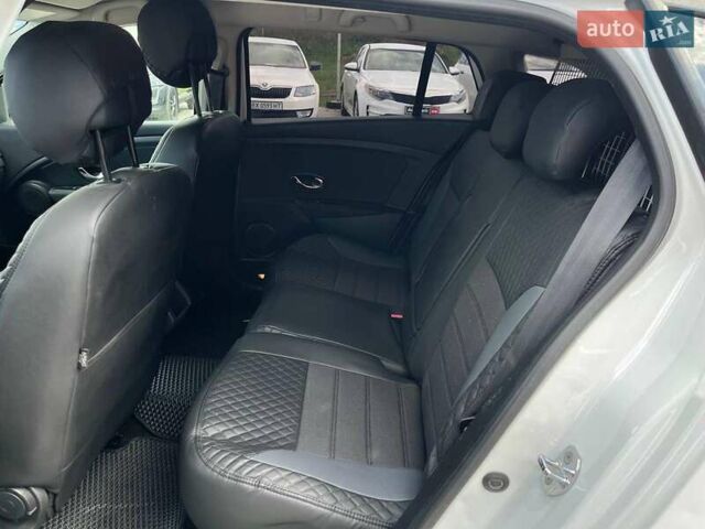 Белый Рено Меган, объемом двигателя 1.5 л и пробегом 195 тыс. км за 6490 $, фото 22 на Automoto.ua