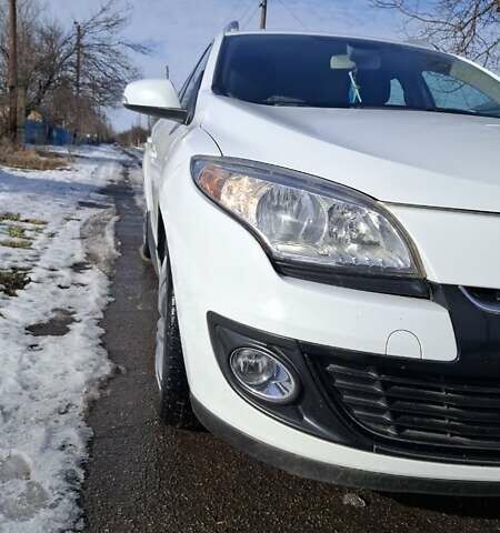 Белый Рено Меган, объемом двигателя 1.46 л и пробегом 306 тыс. км за 7500 $, фото 10 на Automoto.ua