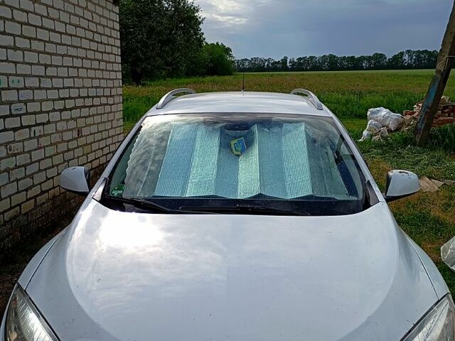 Белый Рено Меган, объемом двигателя 1.5 л и пробегом 236 тыс. км за 7700 $, фото 6 на Automoto.ua