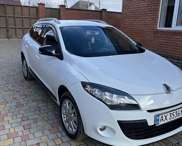 Белый Рено Меган, объемом двигателя 1.46 л и пробегом 245 тыс. км за 7900 $, фото 1 на Automoto.ua