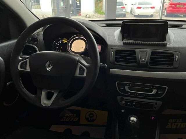 Белый Рено Меган, объемом двигателя 1.5 л и пробегом 256 тыс. км за 7350 $, фото 18 на Automoto.ua