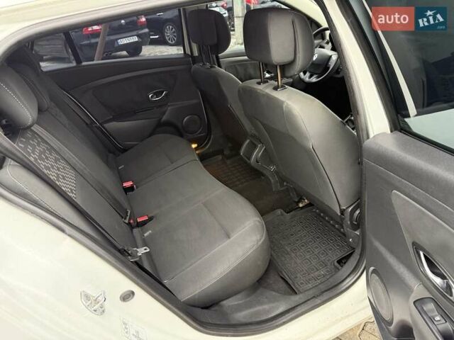 Белый Рено Меган, объемом двигателя 1.46 л и пробегом 306 тыс. км за 7200 $, фото 23 на Automoto.ua