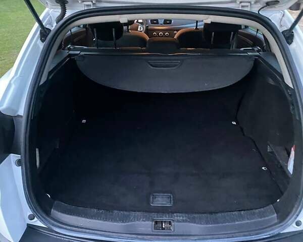 Білий Рено Меган, об'ємом двигуна 1.46 л та пробігом 244 тис. км за 8450 $, фото 16 на Automoto.ua