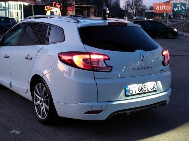 Белый Рено Меган, объемом двигателя 1.46 л и пробегом 285 тыс. км за 8000 $, фото 5 на Automoto.ua