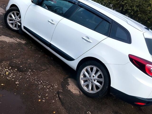 Белый Рено Меган, объемом двигателя 1.5 л и пробегом 308 тыс. км за 7200 $, фото 1 на Automoto.ua