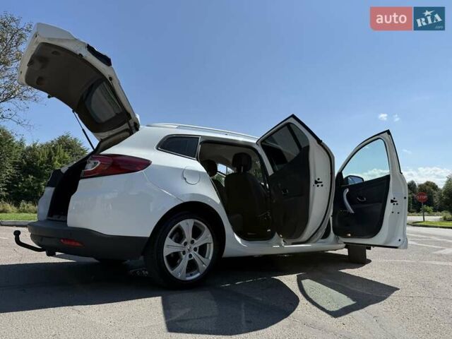 Белый Рено Меган, объемом двигателя 1.5 л и пробегом 225 тыс. км за 7699 $, фото 59 на Automoto.ua