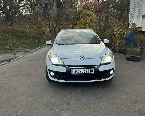 Белый Рено Меган, объемом двигателя 1.5 л и пробегом 310 тыс. км за 8300 $, фото 12 на Automoto.ua