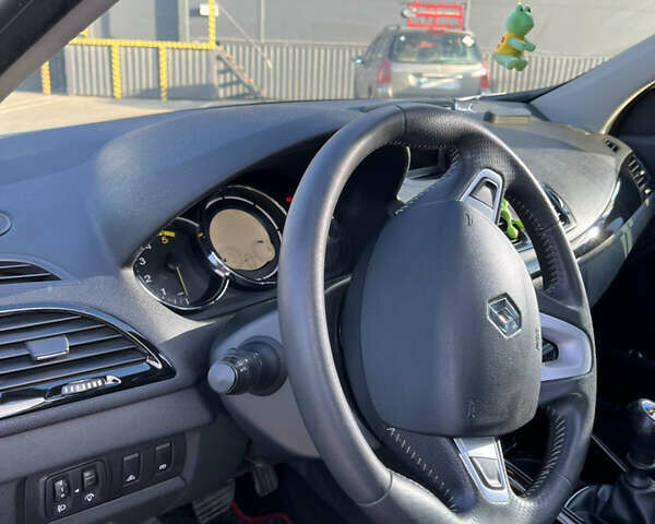 Білий Рено Меган, об'ємом двигуна 1.46 л та пробігом 256 тис. км за 8500 $, фото 3 на Automoto.ua