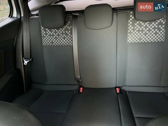 Белый Рено Меган, объемом двигателя 1.5 л и пробегом 310 тыс. км за 8300 $, фото 30 на Automoto.ua