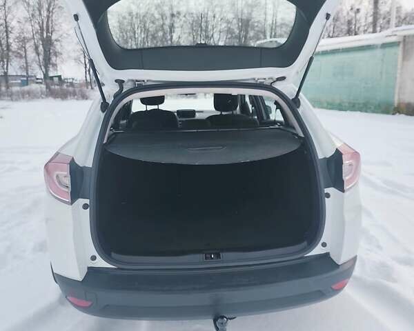 Білий Рено Меган, об'ємом двигуна 1.6 л та пробігом 194 тис. км за 7700 $, фото 17 на Automoto.ua