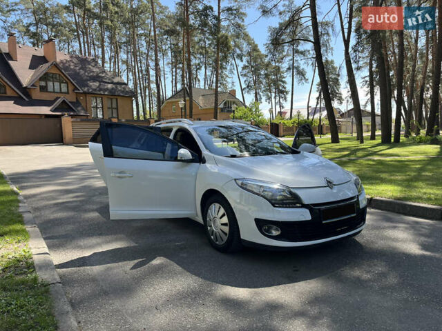Білий Рено Меган, об'ємом двигуна 1.5 л та пробігом 210 тис. км за 6200 $, фото 14 на Automoto.ua