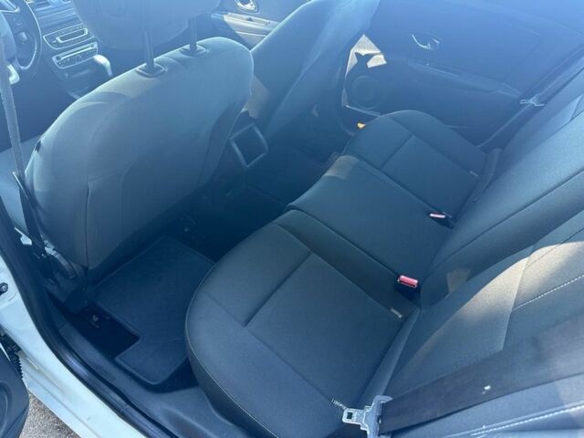 Белый Рено Меган, объемом двигателя 1.5 л и пробегом 3 тыс. км за 7200 $, фото 15 на Automoto.ua