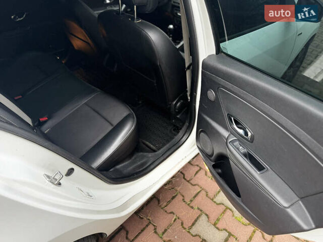 Білий Рено Меган, об'ємом двигуна 1.5 л та пробігом 260 тис. км за 8000 $, фото 23 на Automoto.ua